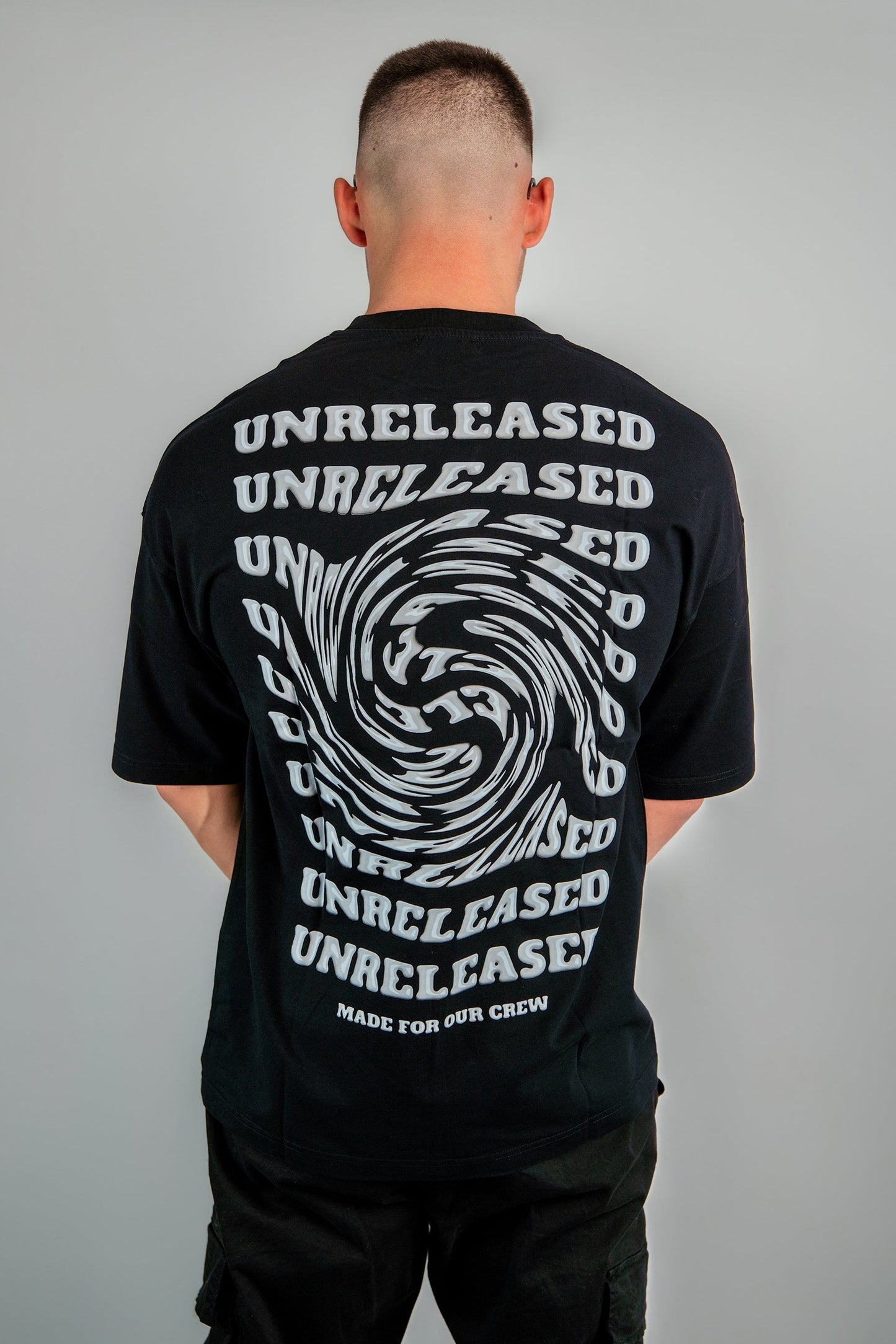 Camiseta INÉDITA T23 "001" NEGRO